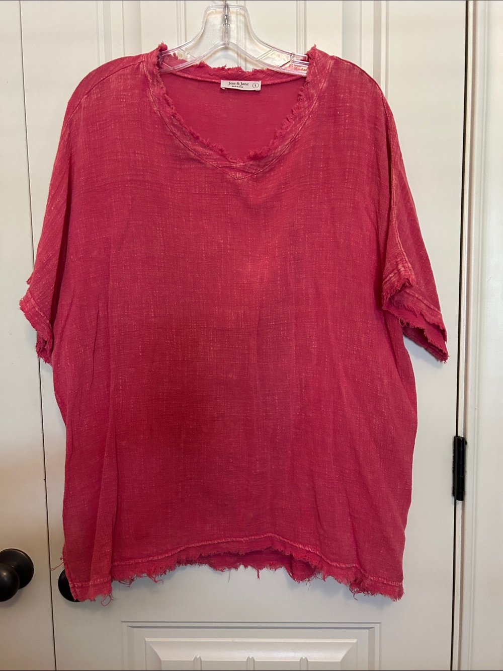Frayed V-Neck Short Sleeve Tee in Pink by Jess & Jane. Size Large